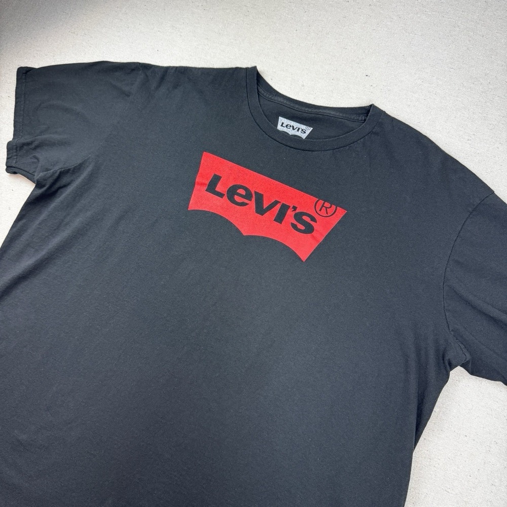 Levi's Batwing Logo T Shirt Mens 2XL Black Red Graphic Tee Short Sleeve Casual
